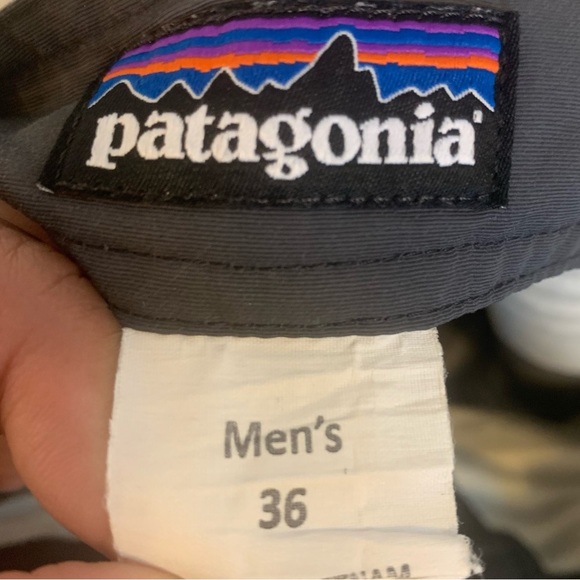 PATAGONIA Men's Wavefarer Board Shorts 19”, Fitz Stripe: Black, Size 36 - Picture 4 of 7